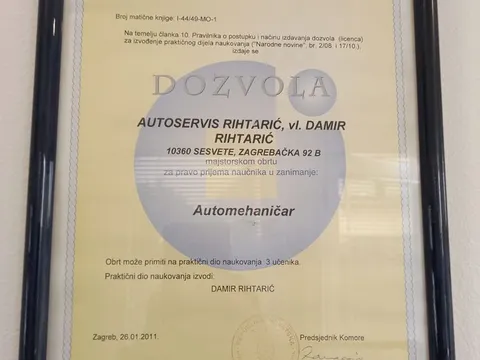 Uokvirena Dozvola Hrvatske obrtničke komore Autoservisu Rihtarić za izvođenje naukovanja u zanimanju automehaničar, slika 3 od 6
